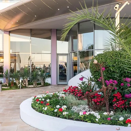 Здравен курорт нептун бийч 4*