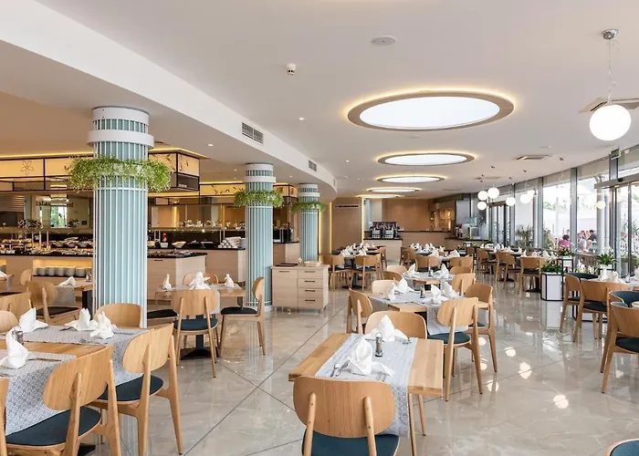 Neptun 4* Sluneční pobřeží